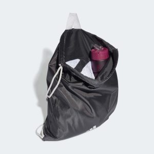حقيبة رياضية مزينة بشعار الماركة - Image 3